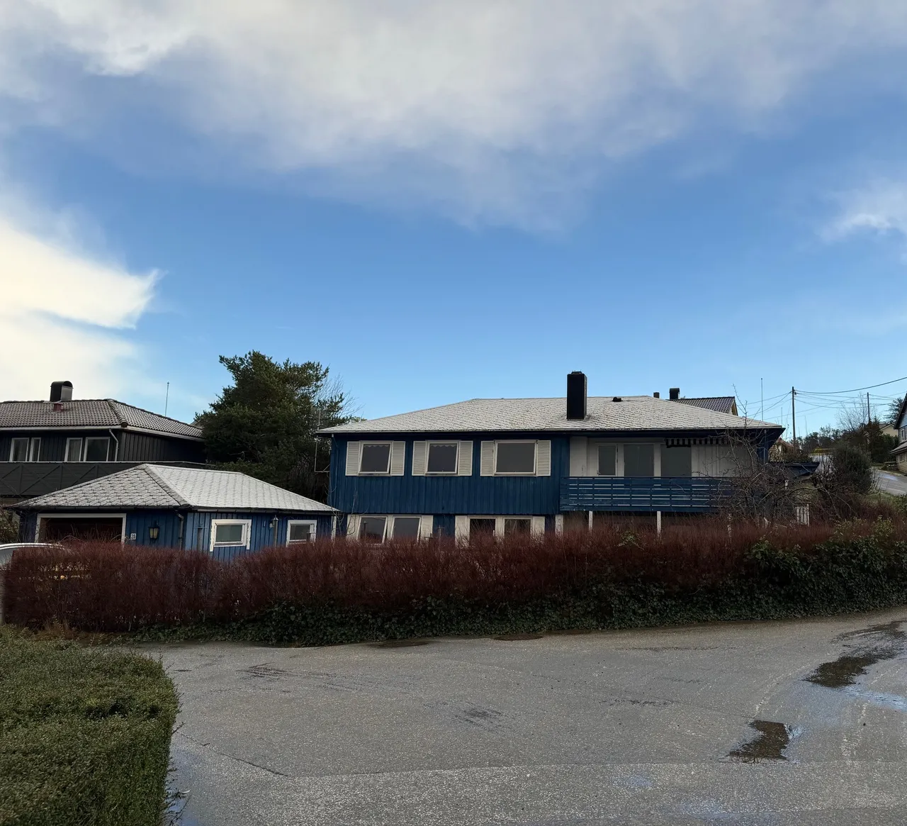 Innhaldsrik bustadeigedom i Florø - gangavstand til sentrum og til fine turområde